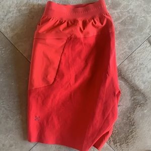 Medium, 7” length lulu lemon Men’s shorts.